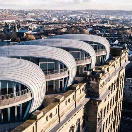 The Signature * Bradford (West Yorkshire)